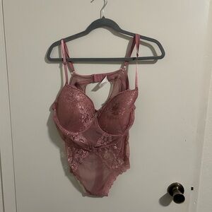 Elegant Lace Bodysuit in Dusty Pink